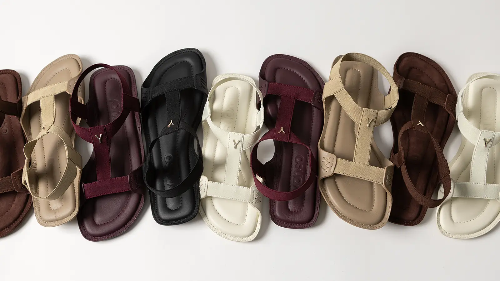 Kolekcija Yonso sandala u različitim bojama.